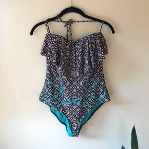 One-piece bathing suit